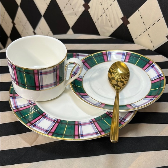 Minton Tartan Royale Trio: Cup, Saucer & Bread Plate – Sophisticated - Picture 9 of 14